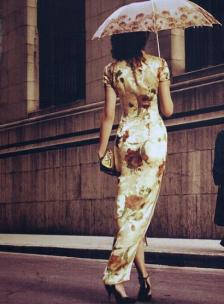 thieu_nu_trang_phuc_trung_hoa