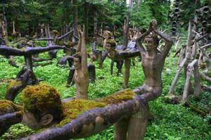 statues_in_parikkala