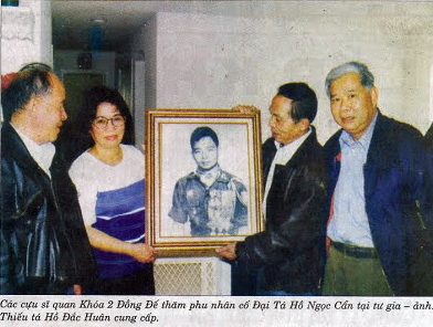 ba_ho_ngoc_can_va_cuu_si_quan