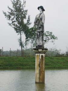 tuong_phat_quan_am_cam_sung