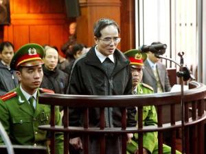 le_quoc_quan_truoc_toa_phuc_tham