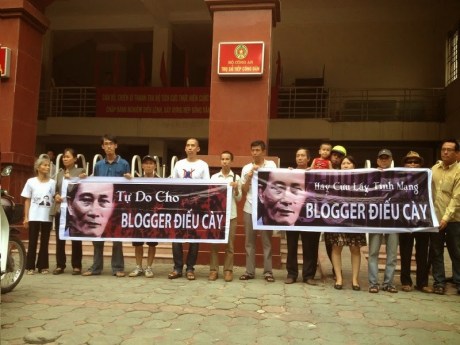 nguoi_tranh_dau_doi_tu_do_cho_dieu_cay