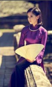 thieu_nu_ao_dai_tim_ngoi_cam_non