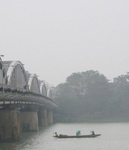 mua_tren_song_huong_xu_hue