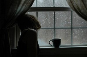 sad_girl_by_the_window