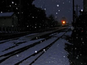 train_in_snowing_night