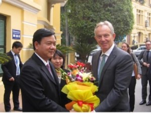 dinh_la_thang-tony_blair