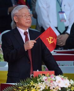 nguyen_phu_trong_cam_co_dang_csvn