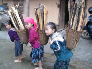 tre_tho_hmong_khieng cui