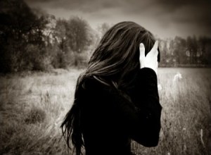 thieu_nu_lang_thang_trong_chieu