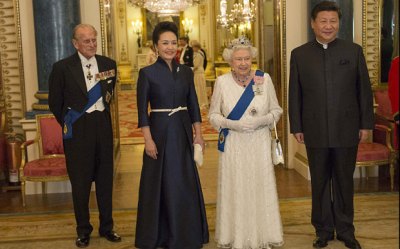 tap_can_binh-queen_elizabeth