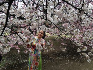 ao_dai_va_hoa_anh_dao