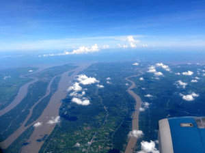 khong_gian_nhin_qua_cua_so_may_bay