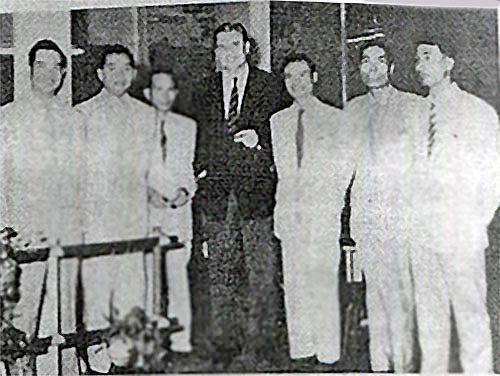 van_huu_nhom_but_viet_va_kelvin_lindermann