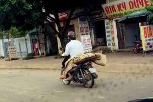 xe_gan_may_cho_xac_chet