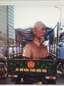 tuong_hcm_tren_xe_do_rac